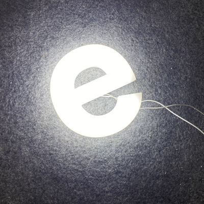 इंडोर 3 डी ऐक्रेलिक लाइट अप लेटर साइन्स 50000 घंटे लाइफटाइम