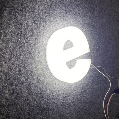 इंडोर 3 डी ऐक्रेलिक लाइट अप लेटर साइन्स 50000 घंटे लाइफटाइम