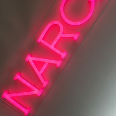 दीवार के लिए उल साफ़ एक्रिलिक बैक नियॉन साइन पत्र 62 सेमी लंबा