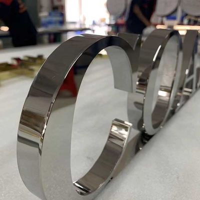 वर्णमाला पत्र शॉपफ्रंट साइनेज सिल्वर मिरर 2 सेमी मोटाई फैब्रिकेटेड मेटल लेटर्स