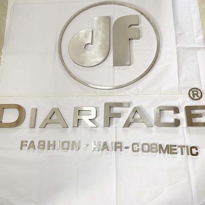 स्टोरफ्रंट सिल्वर ब्रश 3डी मेटल लेटर्स कंपनी लोगो साइन इलेक्ट्रोप्लेटेड