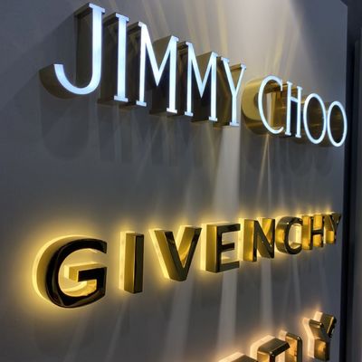 मेटल लोगो और लेटरिंग स्टोरफ्रंट साइन 12VDC लेजर कट