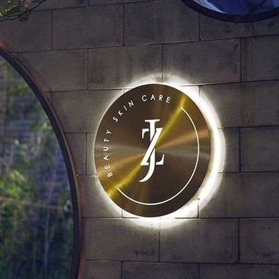 धातु स्टेनलेस स्टील दौर एलईडी लाइट बॉक्स कस्टम लोगो 3 डी प्रबुद्ध