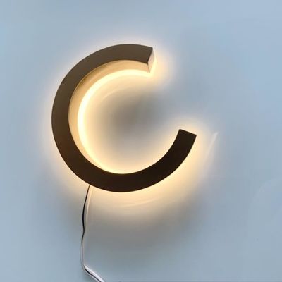 आउटडोर लाइट अप 3डी लेटर साइन ऐक्रेलिक लेटरिंग साइनेज 304# स्टेनलेस स्टील 3 सेमी