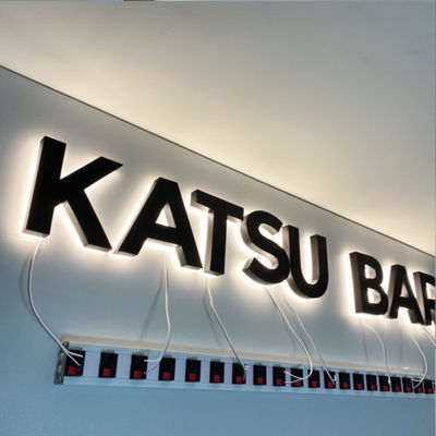 ब्लैक कोटिंग 3 डी बैकलिट साइनेज हाईस्पैन स्टेनलेस स्टील लोगो साइन्स