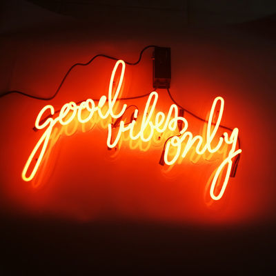 बार सजावट 10kv कस्टम नियॉन केवल ऐक्रेलिक बोर्ड के साथ अच्छे वाइब्स पर हस्ताक्षर करें