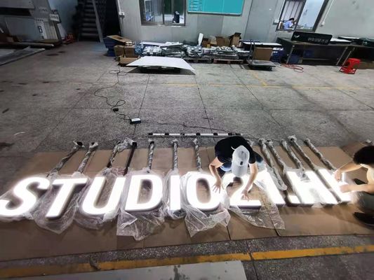 दीवार के लिए ऐक्रेलिक सीलिंग माउंट 3 डी मेटल लेटर साइन्स ब्लैक पेंट